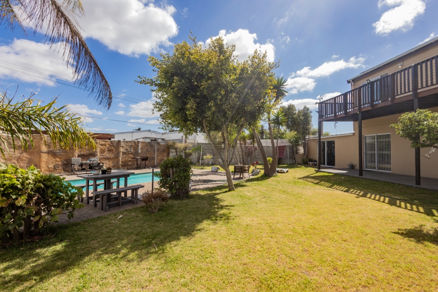 5 Bedroom Property for Sale in Ruyterwacht Western Cape